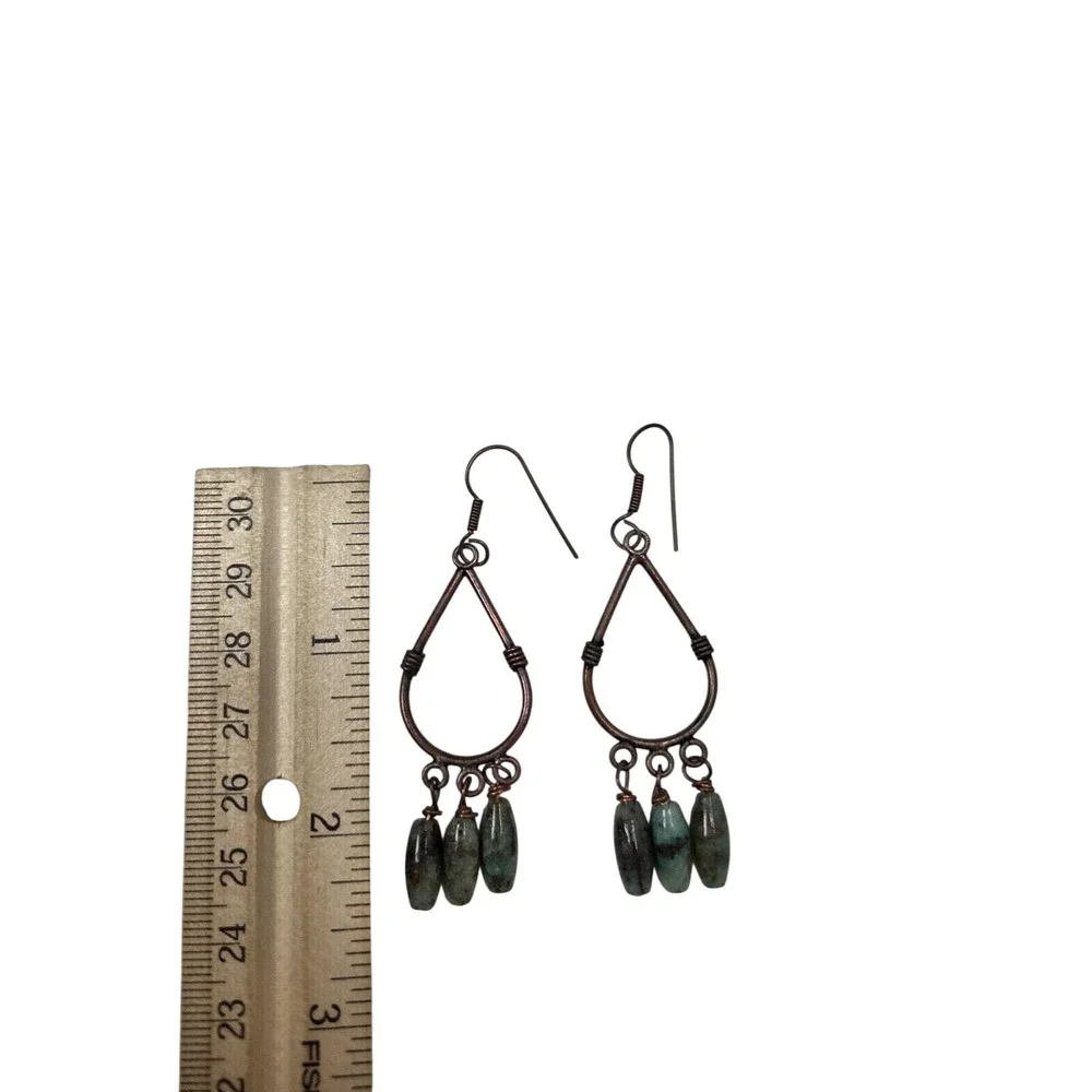 Unbranded dangle drop